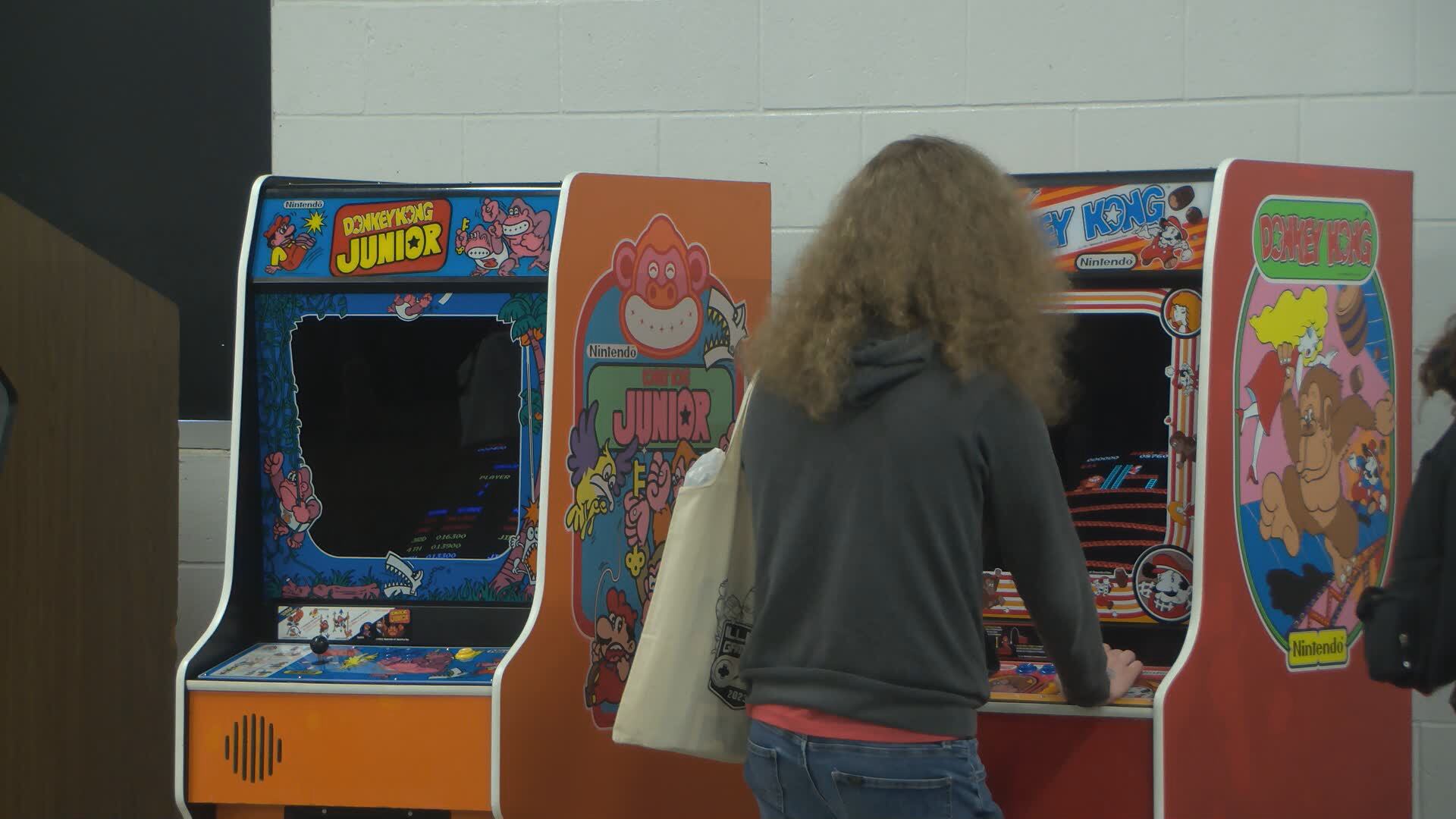 Thousands of gamers and comic fans gathered for the Illinois Game Con event - Vimarsana News